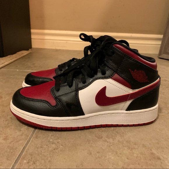 LIKE NEW Retro 1/Air Jordan mids. Nike/Jordan’s - Picture 5 of 6